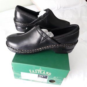 Eastland Kelsey - 7-1/2 Wide - Black